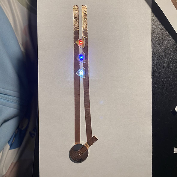 The internal circuit of the traffic light cover design is shown.